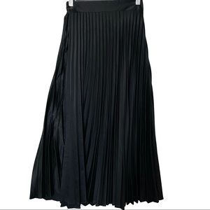 Pleated Maxi Black Skirt